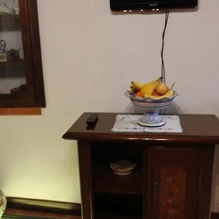 Borgo Medioevale Rosa Del Castello Apartman