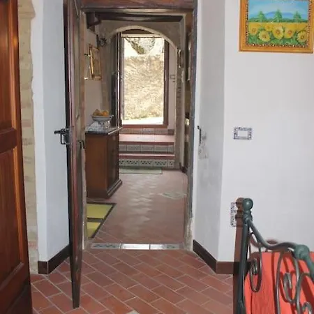 Borgo Medioevale Rosa Del Castello *