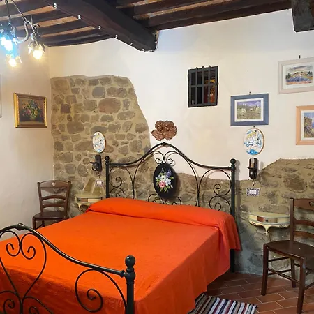 Borgo Medioevale Rosa Del Castello *