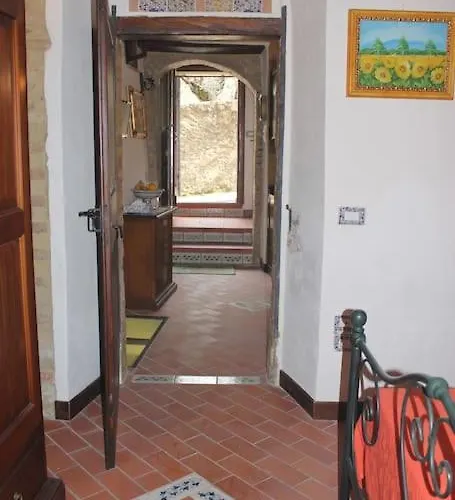 Borgo Medioevale Rosa Del Castello *