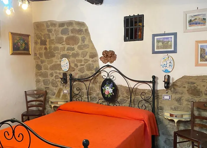 Borgo Medioevale Rosa Del Castello *